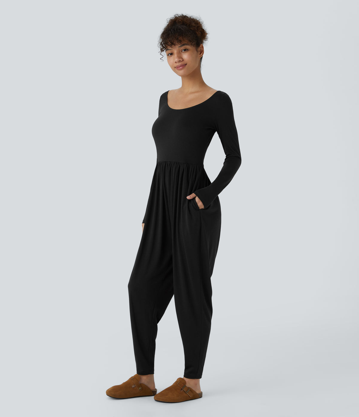 Scoop Neck Backless Side Pocket Casual Harem Jumpsuit — Black — view 1