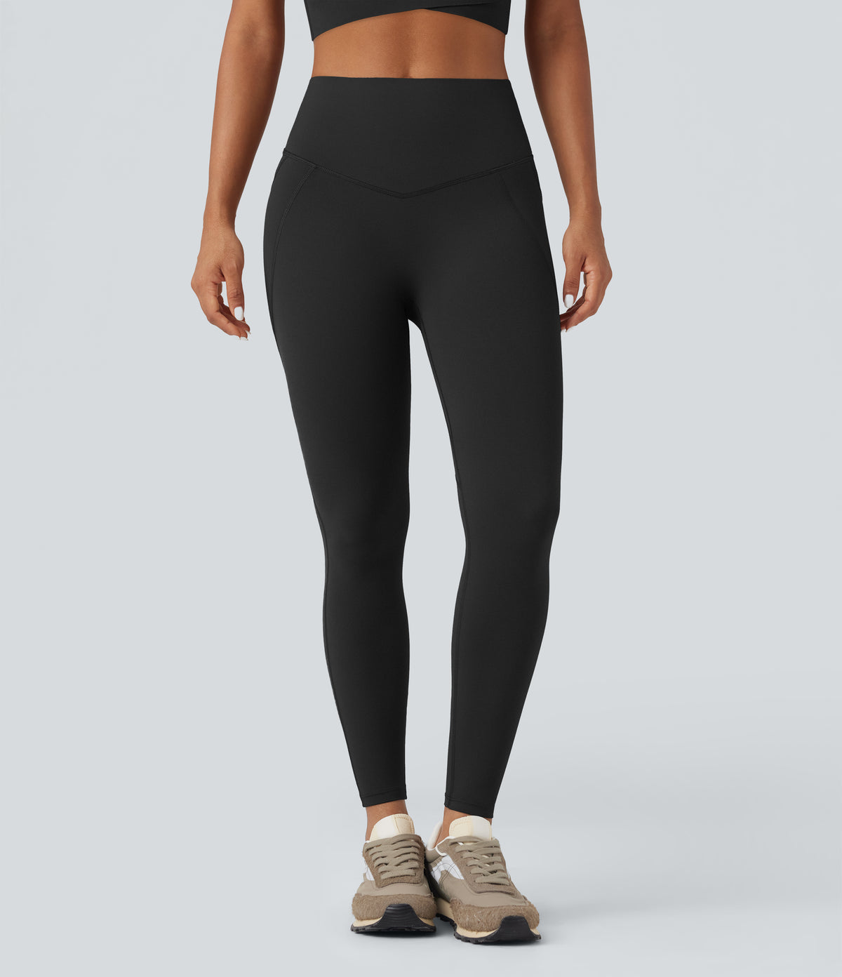 High-waisted Tummy Control Butt-lifting Training 7/8 Leggings with Pockets — Black — view 3