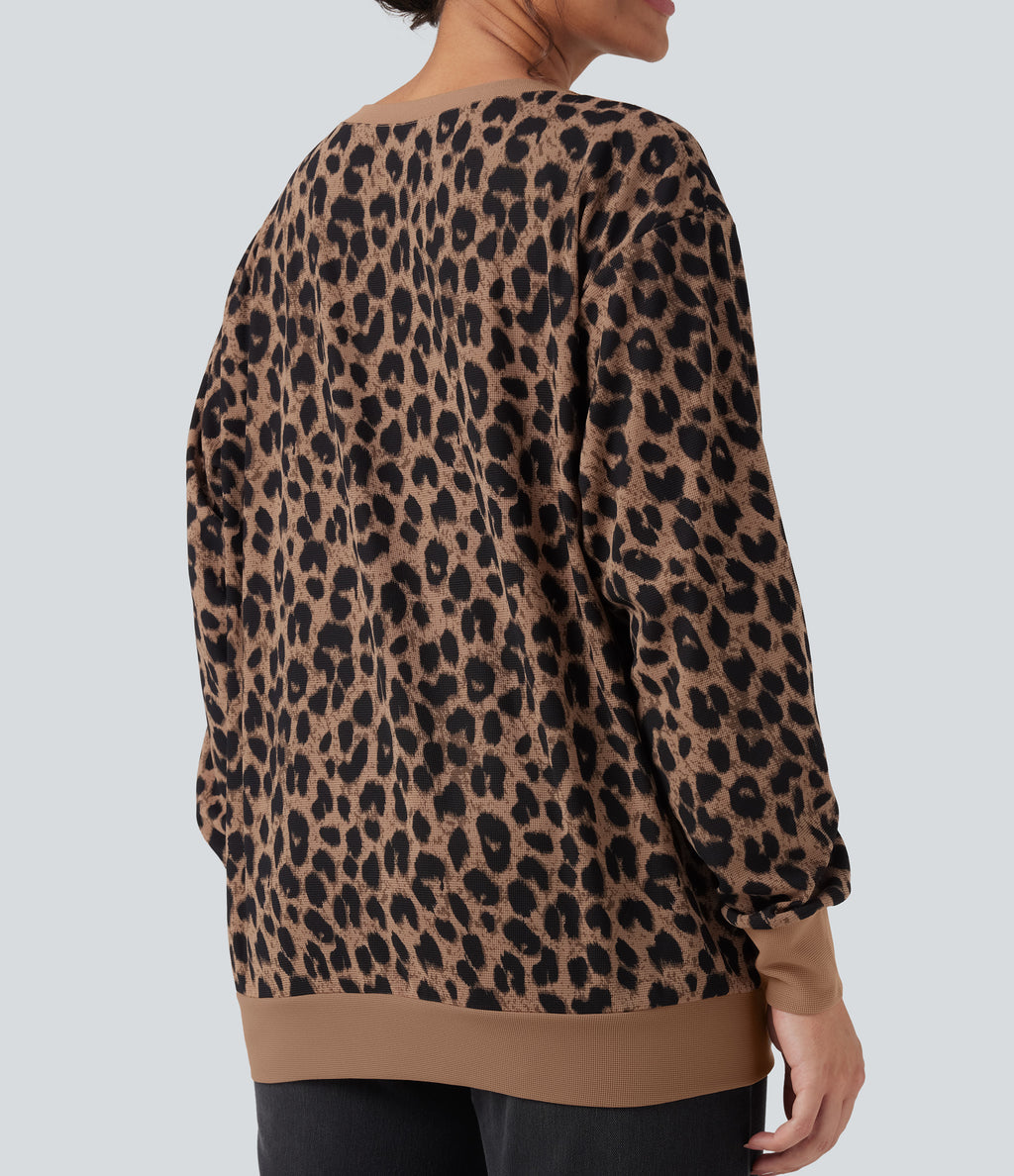 Round Neck Long Sleeve Leopard Waffle Oversized Casual Sweatshirt with Pockets — Noir Safari — view 5