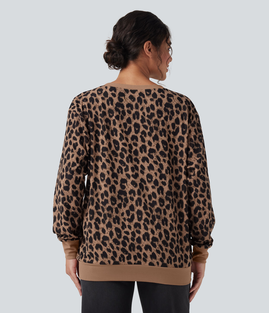Round Neck Long Sleeve Leopard Waffle Oversized Casual Sweatshirt with Pockets — Noir Safari — view 2
