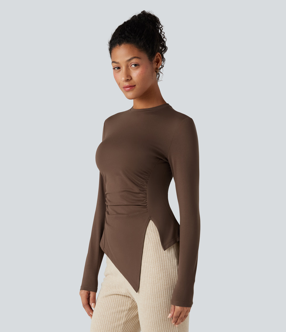 Long Sleeve Ruched Split Hem Casual T-Shirt — Chestnut — view 4