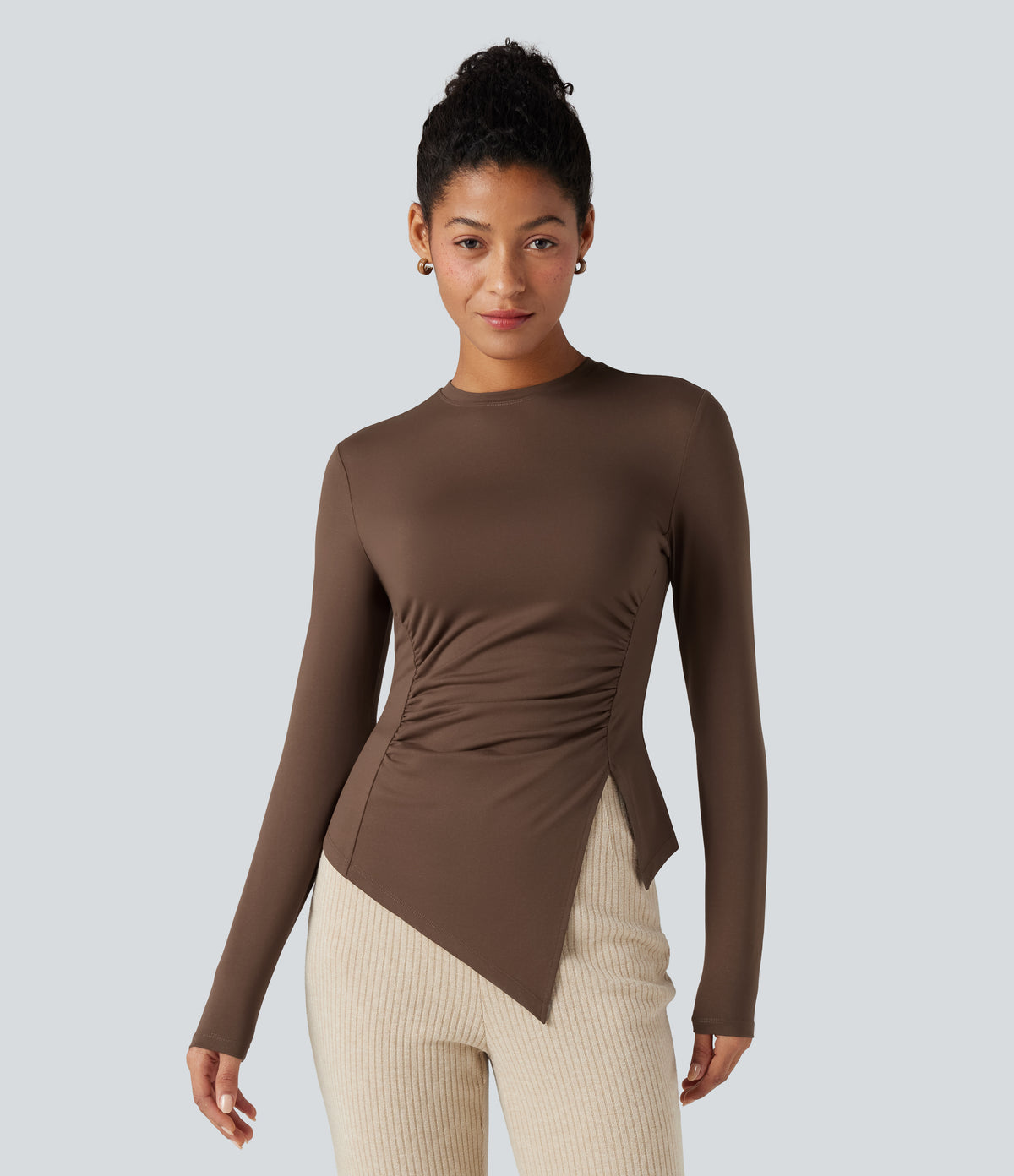 Long Sleeve Ruched Split Hem Casual T-Shirt — Chestnut — view 2
