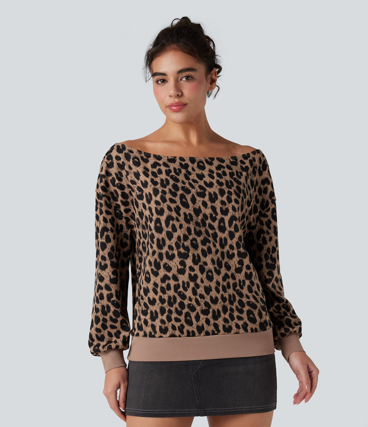 One-shoulder Long Sleeve Waffle Leopard Casual Sweatshirt with Pockets — Noir Safari — view 4