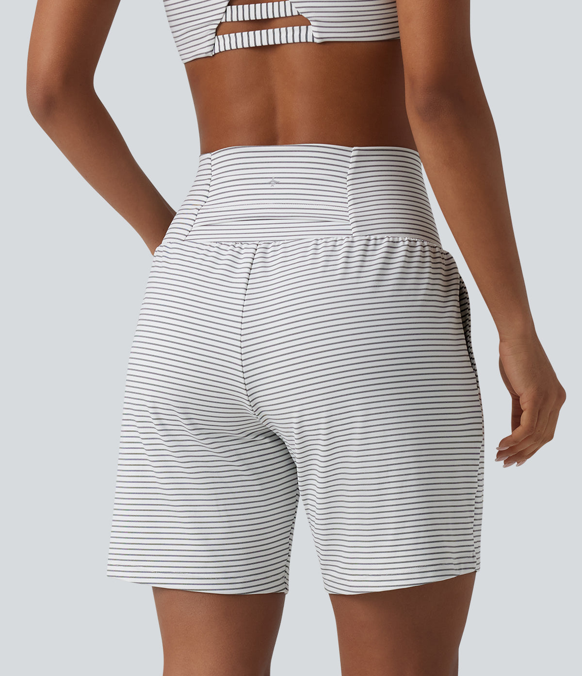 Super High Waisted 2-in-1 Stripe Yoga Shorts 7'' with Pockets — Zebra Ripple — view 3