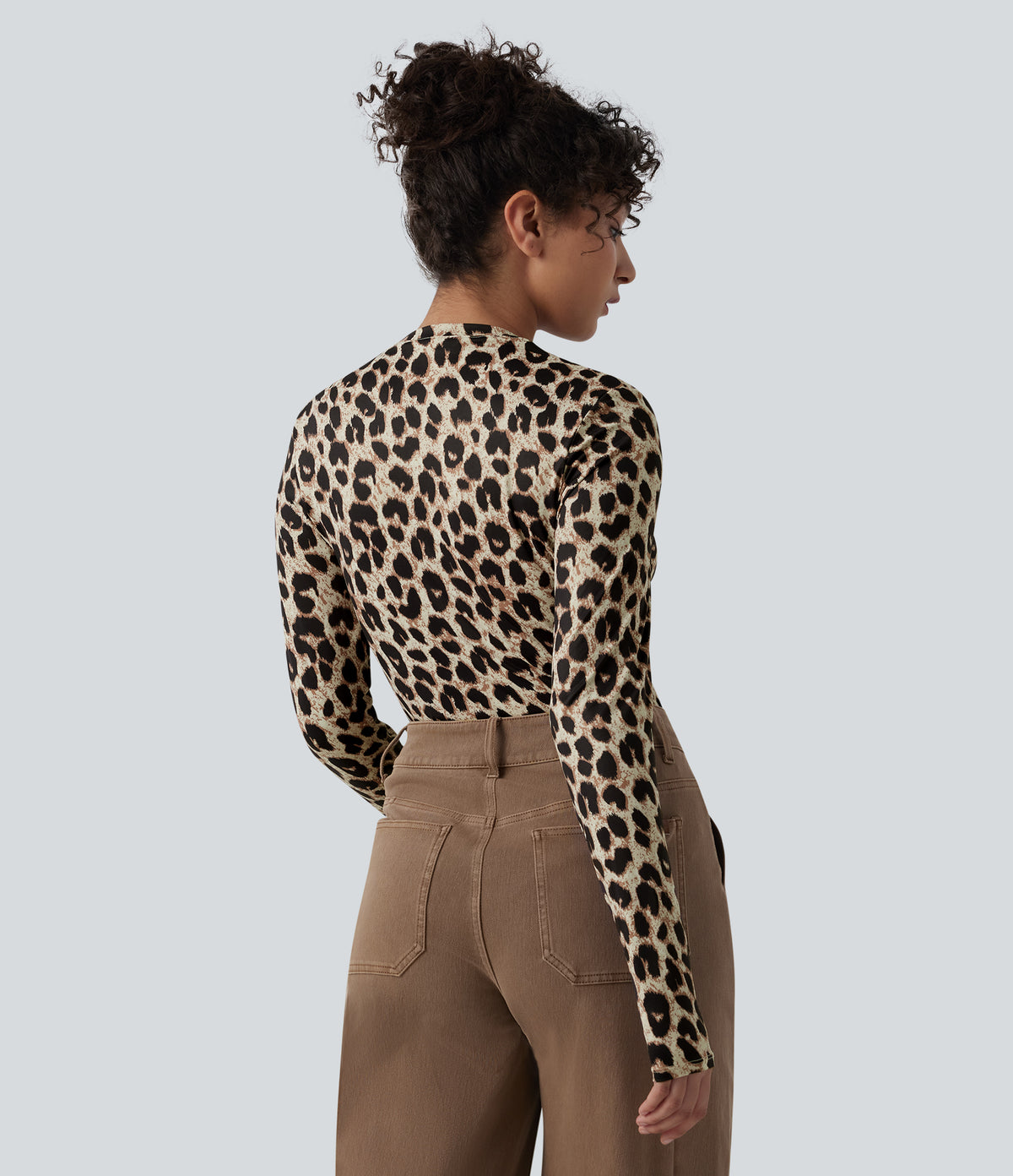 Round Neck Long Sleeve Leopard Print Casual Slim Top — Amberclaw Leopard — view 2