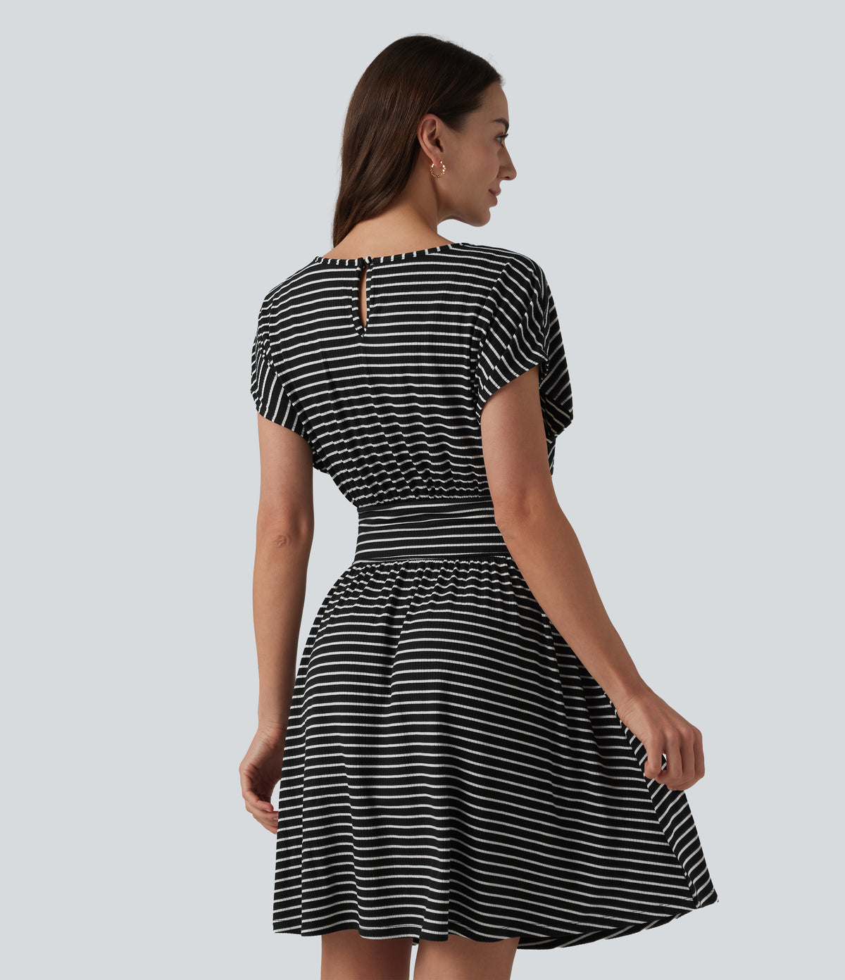 Round Neck Short Sleeve Built-in Bra Stripes Mini Casual Flowy Dress with Pockets — Shadowthread Noir — view 2