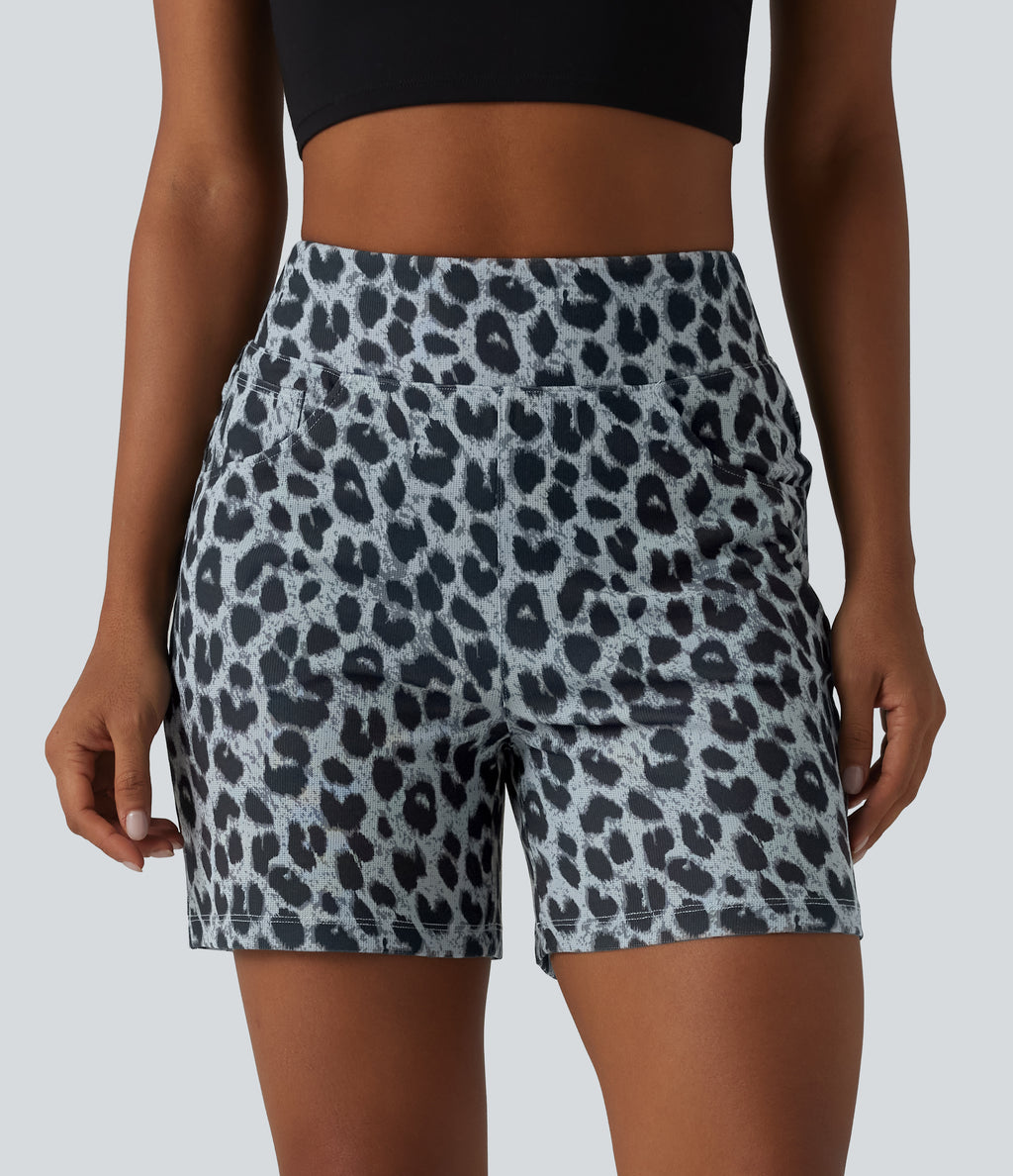 High Waisted Leopard Waffle Casual Baggy Shorts 5'' with Pockets — Frosted Panther — view 3
