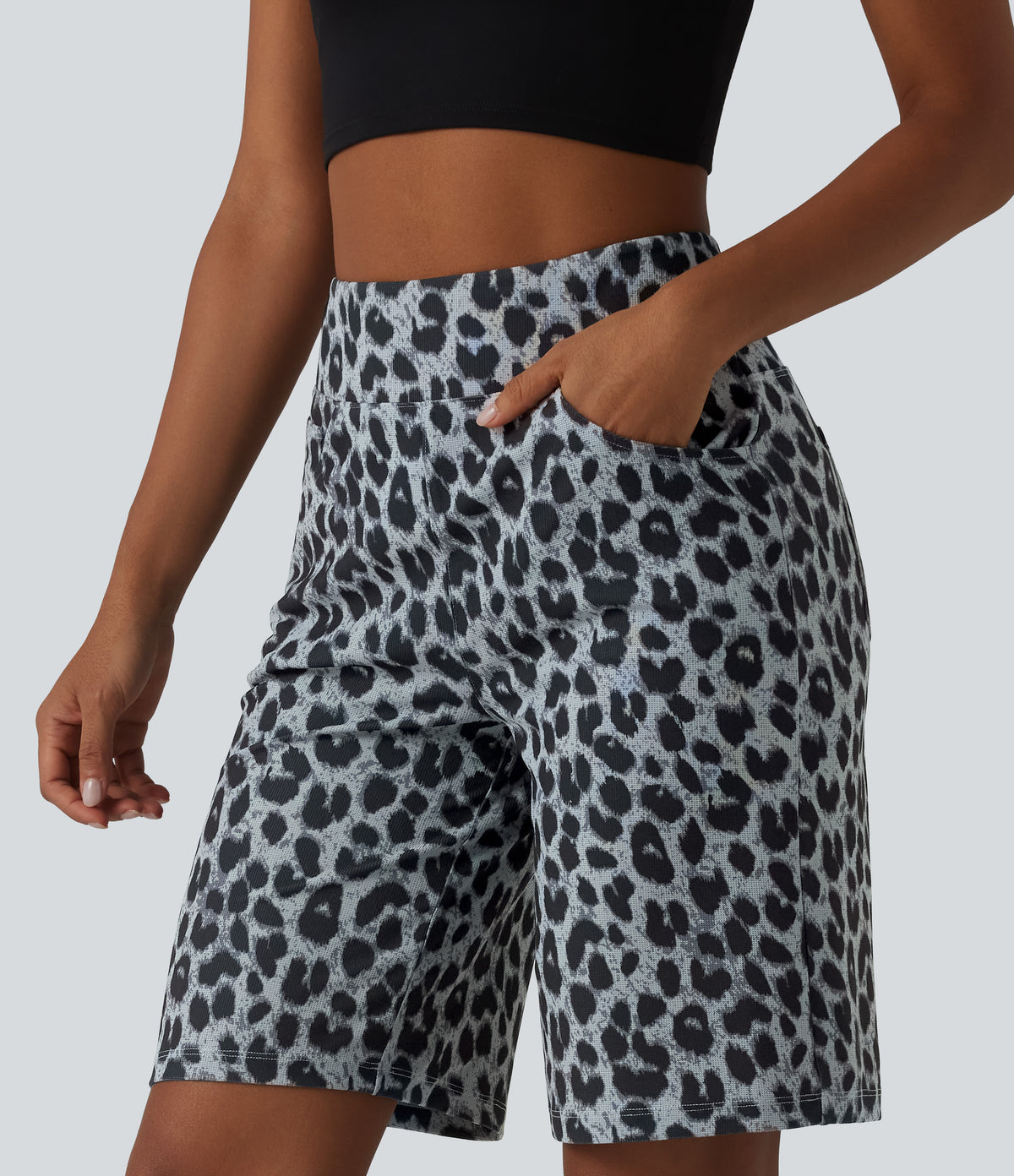 High Waisted Leopard Waffle Casual Baggy Shorts 10'' with Pockets — Frosted Panther — view 1