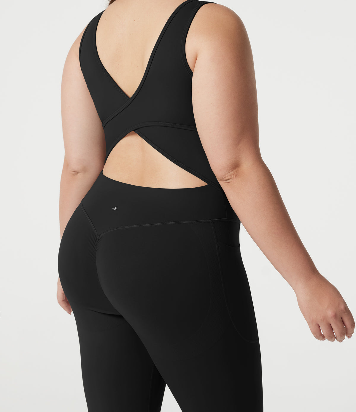 V-neck Crossover Backless Tummy Control Butt Lifting Built-in Bra Workout Plus Size Jumpsuit with Pockets — Black — view 4