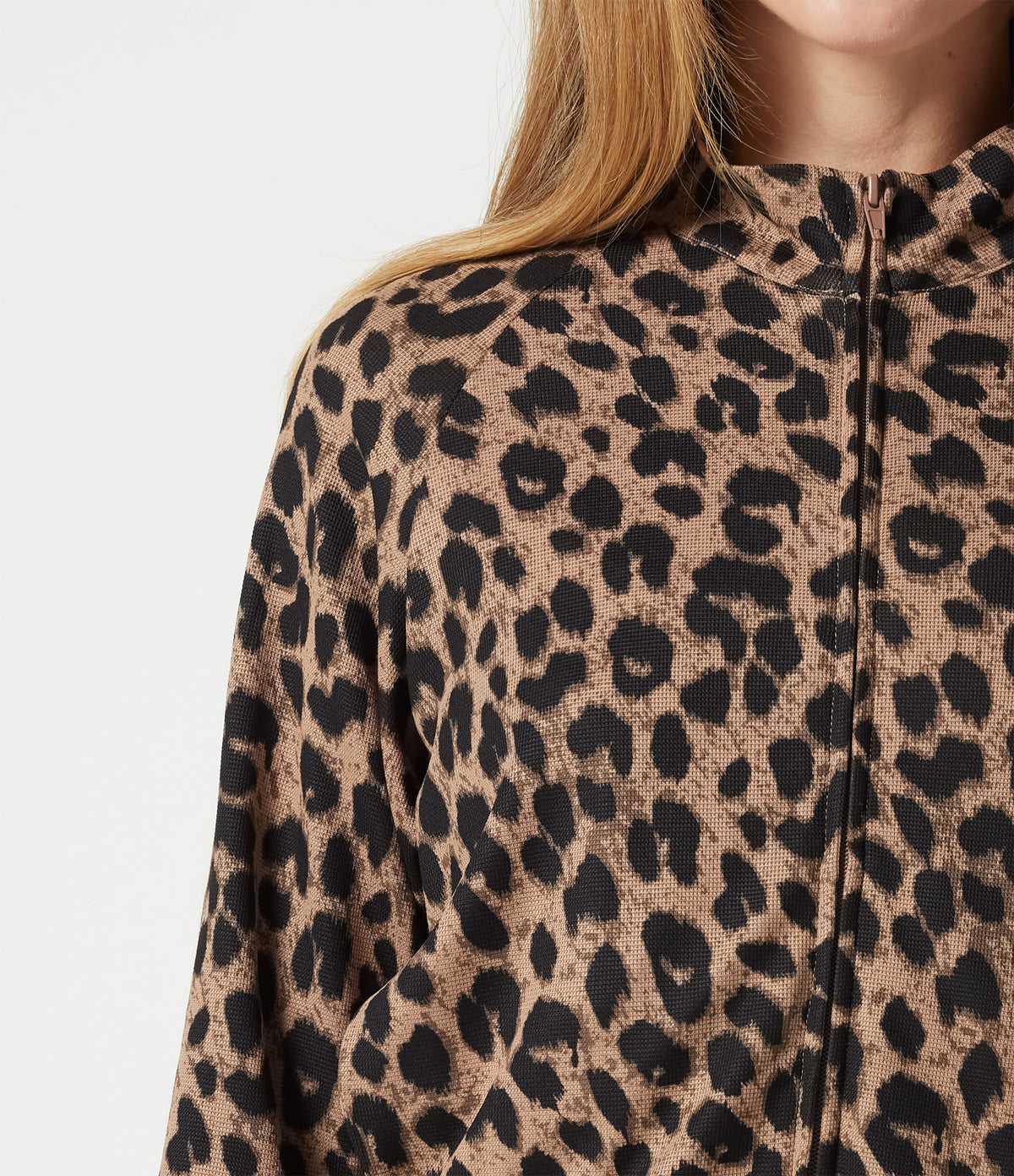 Stand Collar Zipper Long Sleeve Color Block Leopard Print Waffle Casual Jacket with Pockets — Noir Safari — view 5