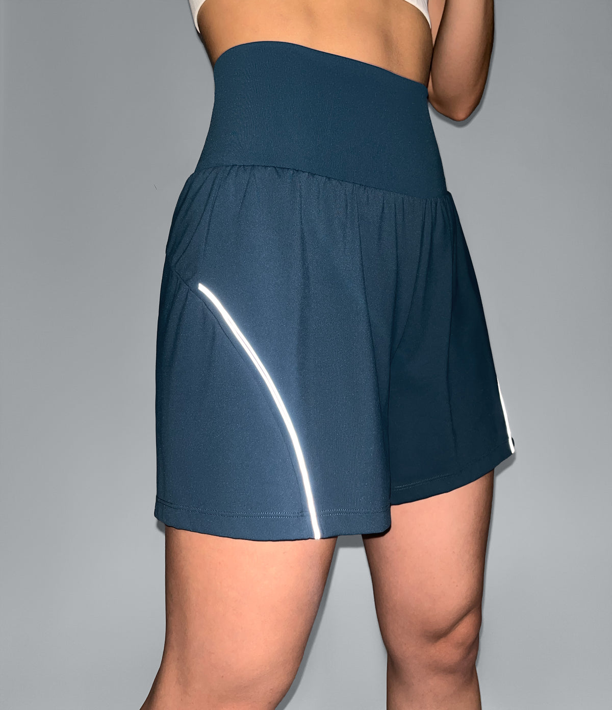Airy Reflective High Waisted 2-in-1 InstantCool Yoga Shorts 5'' with Pockets — Majolica Blue — view 7