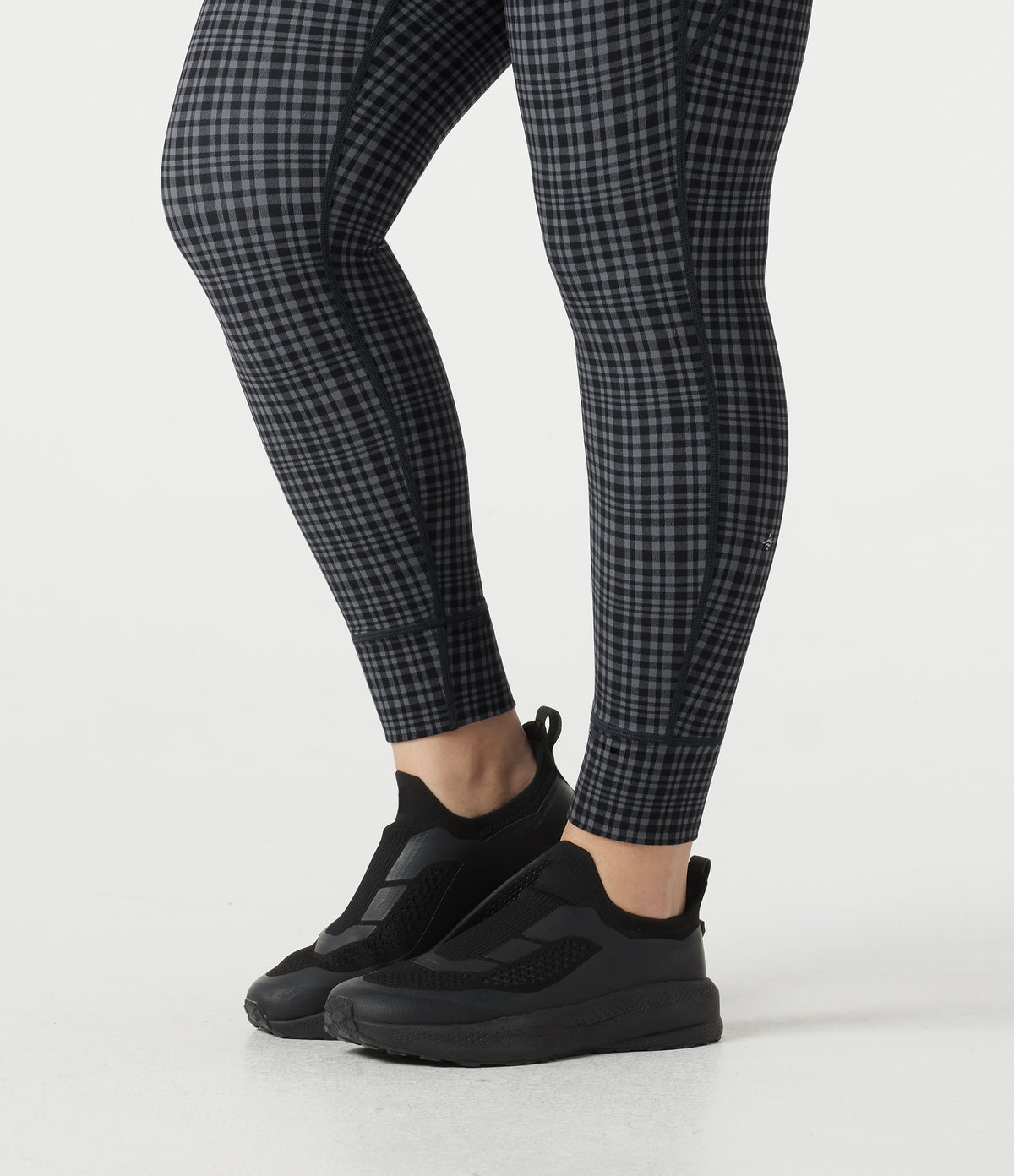 Plus Size Check Plaid Print High Waisted Drawstring Yoga Leggings with Pockets — Storm Gray Check Plaid — view 6