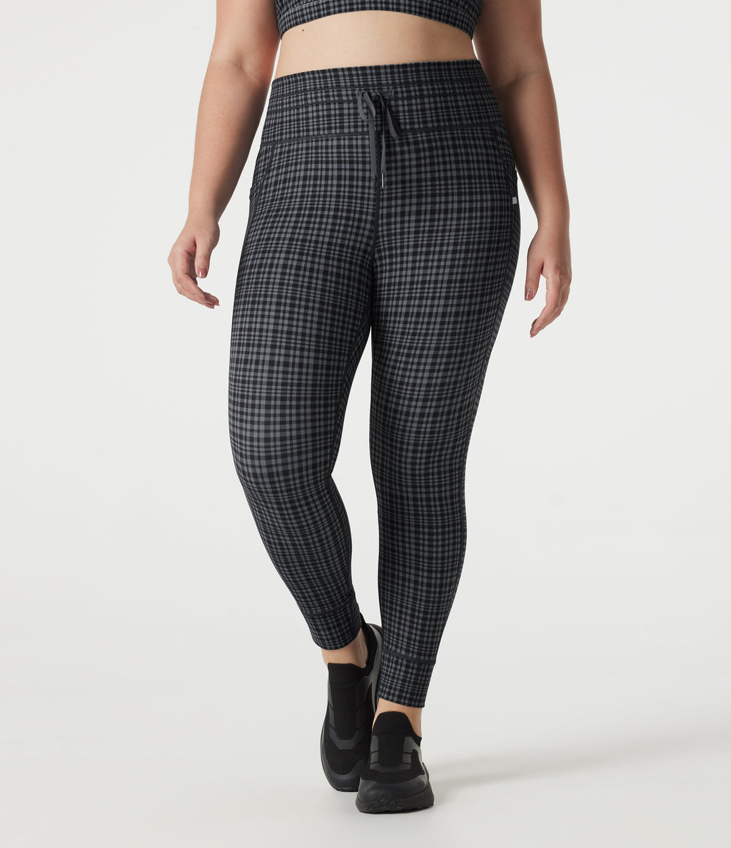 Plus Size Check Plaid Print High Waisted Drawstring Yoga Leggings with Pockets — Storm Gray Check Plaid — view 3