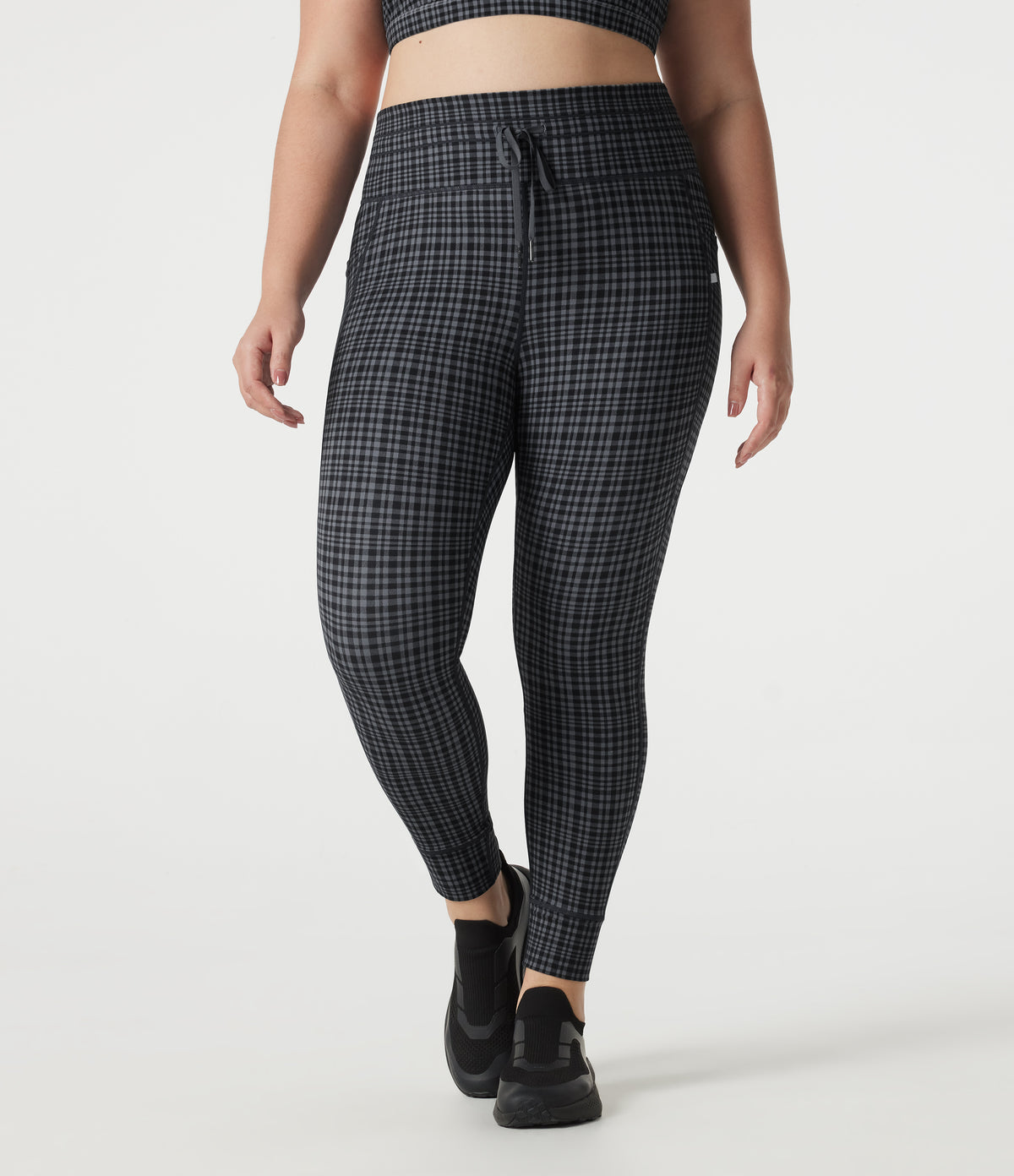 Plus Size Check Plaid Print High Waisted Drawstring Yoga Leggings with Pockets — Storm Gray Check Plaid — view 3