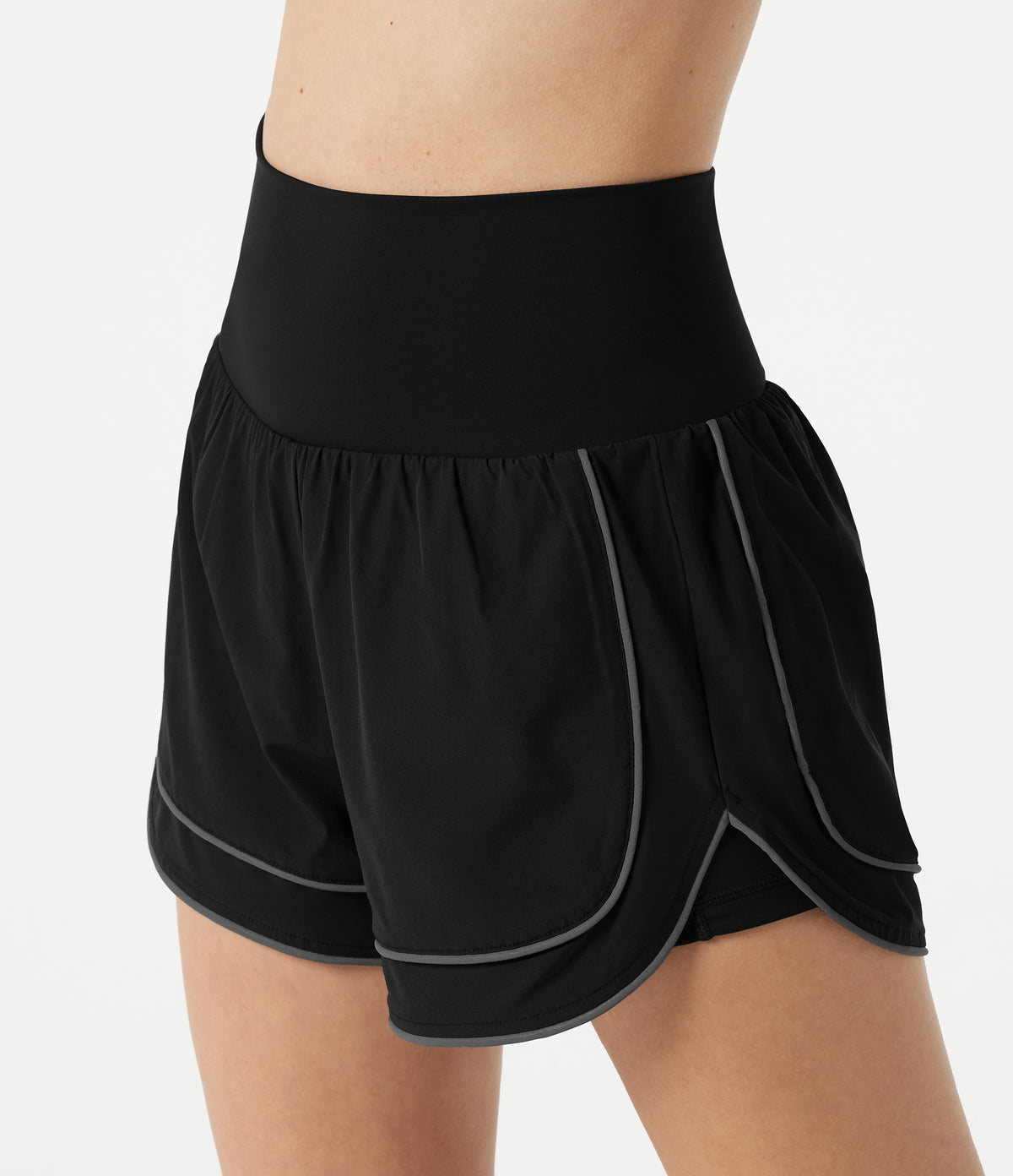 High-waisted Curved Hem 2-in-1 Reflective Lines Quick Dry Yoga Baggy Shorts with Pockets — Black — view 8