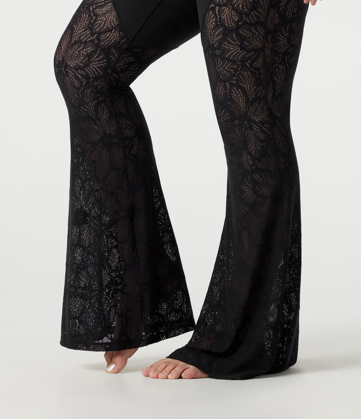 Plus Size High Waisted Tummy Control Contrast Lace Yoga Flare Leggings with Pocket — Black — view 6