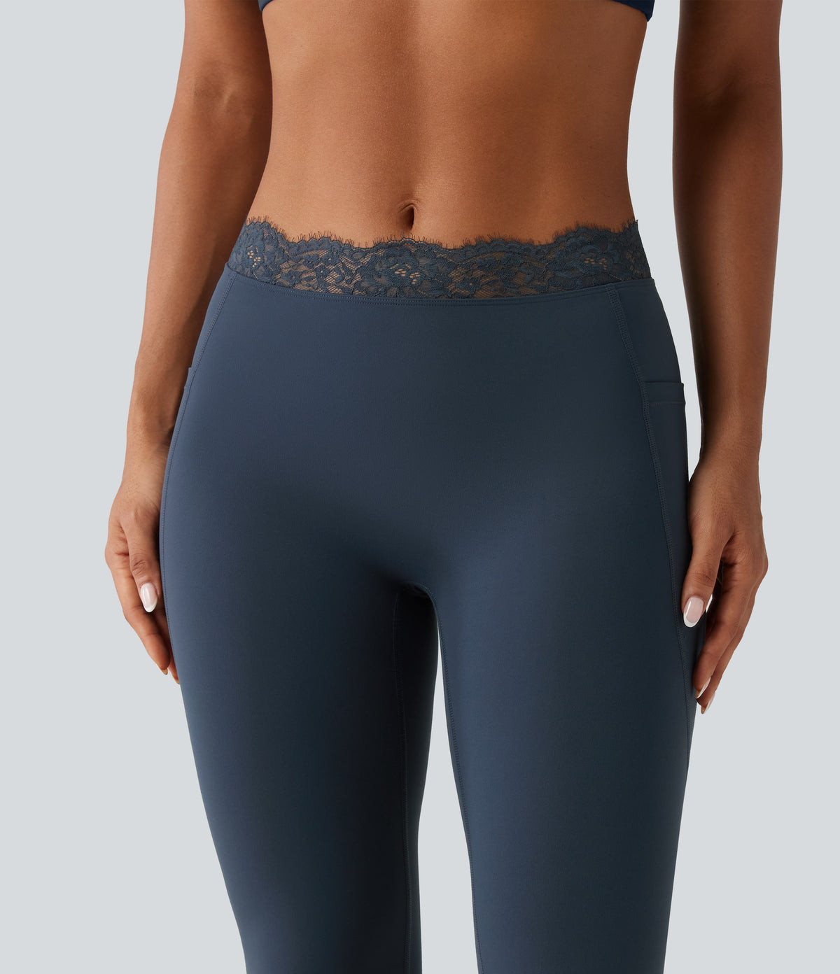 Mid Rise Contrast Lace Ruched Flare Yoga Leggings with Pockets — Carbon — view 6
