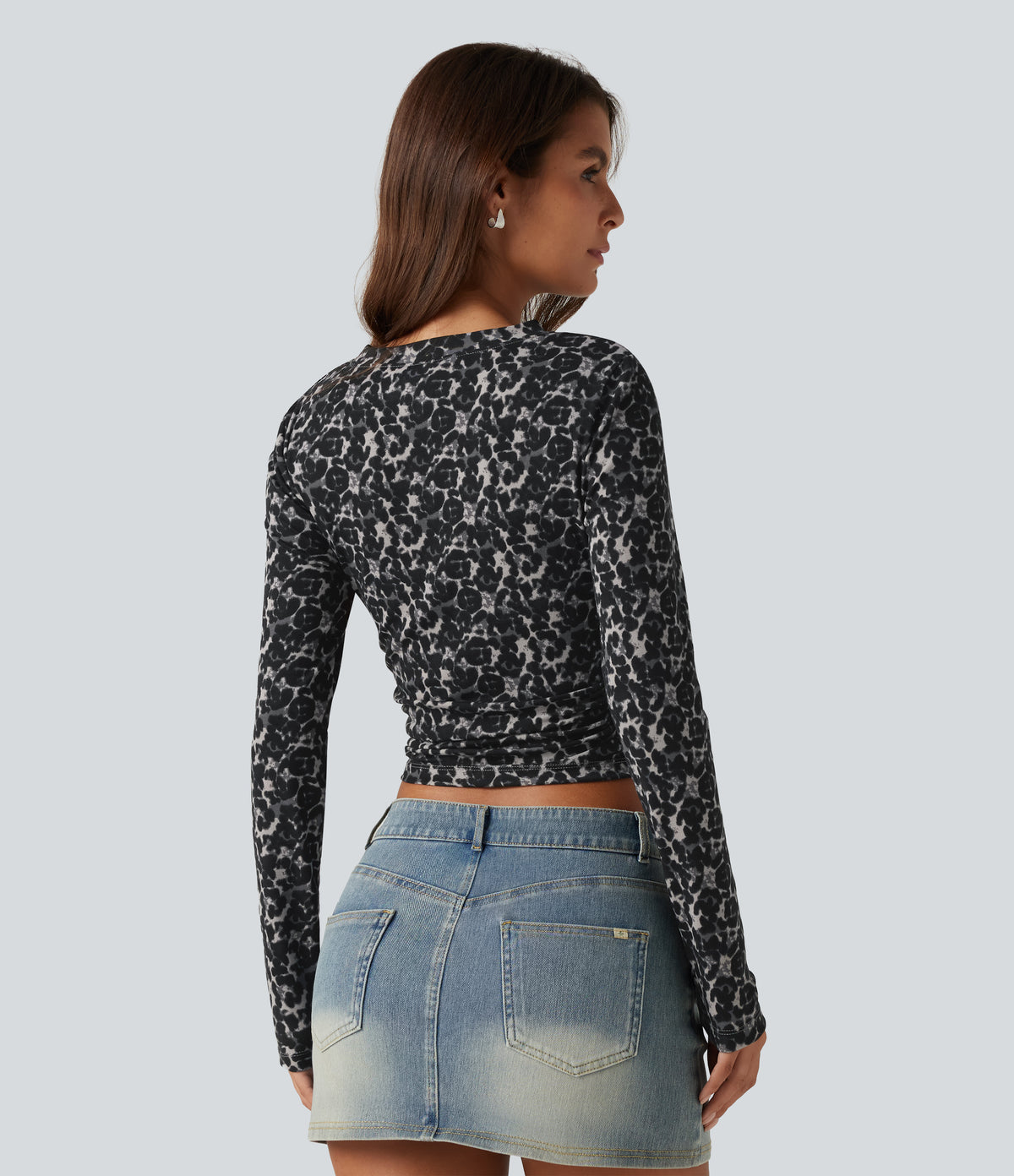 Round Neck Leopard Print Long Sleeve Ruched Casual Top — Cool Quarry — view 2