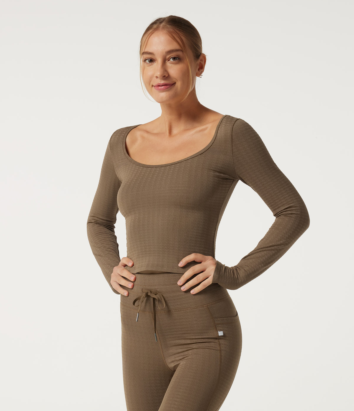 Scoop Neck Long Sleeve Houndstooth Yoga Sports Top — Auburn Roast — view 3
