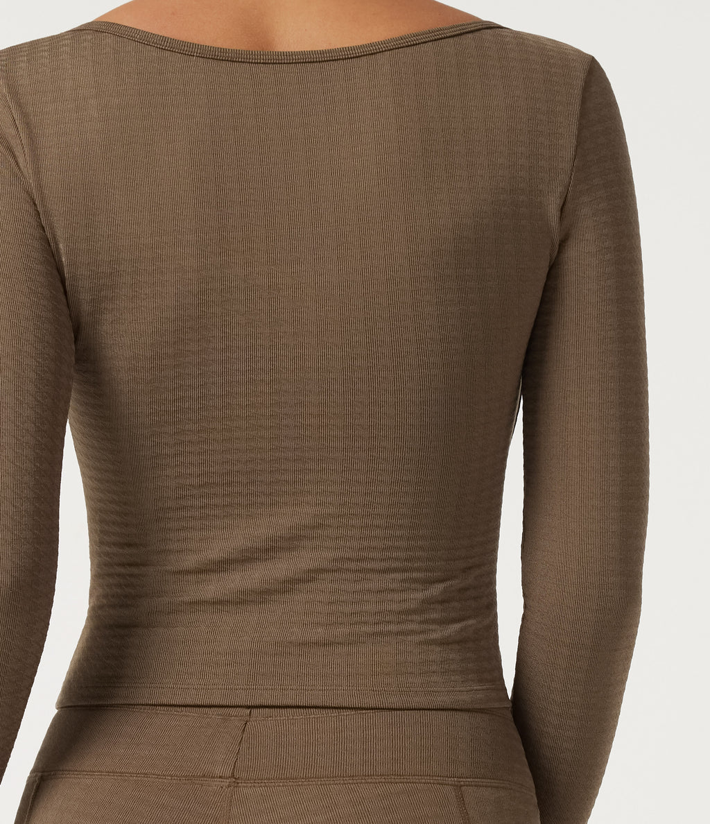 Scoop Neck Long Sleeve Houndstooth Yoga Sports Top — Auburn Roast — view 6