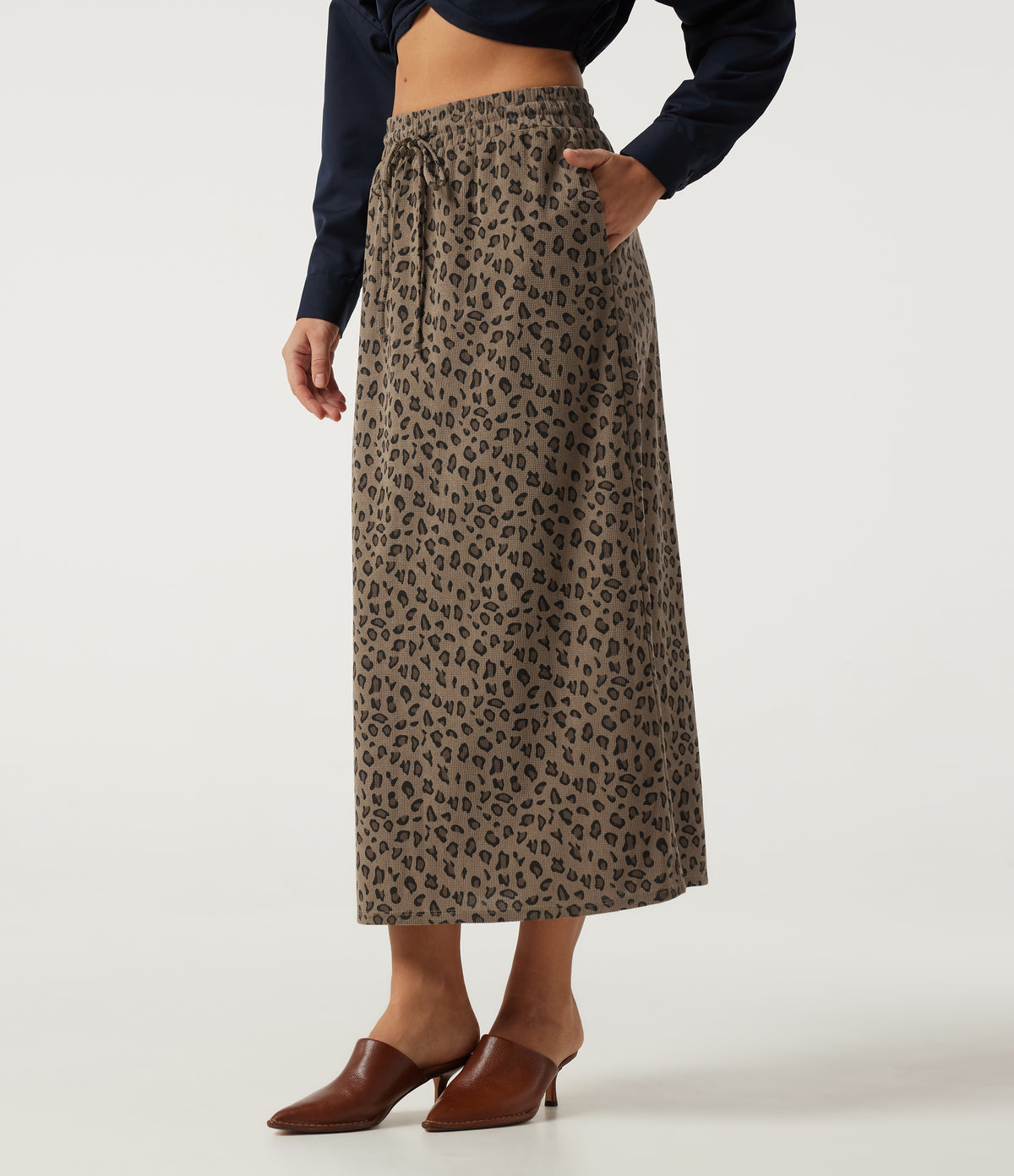 High Waisted Drawstring Leopard Print A-Line Casual Midi Skirt with Pockets — Black Coffee Leopard Print — view 3