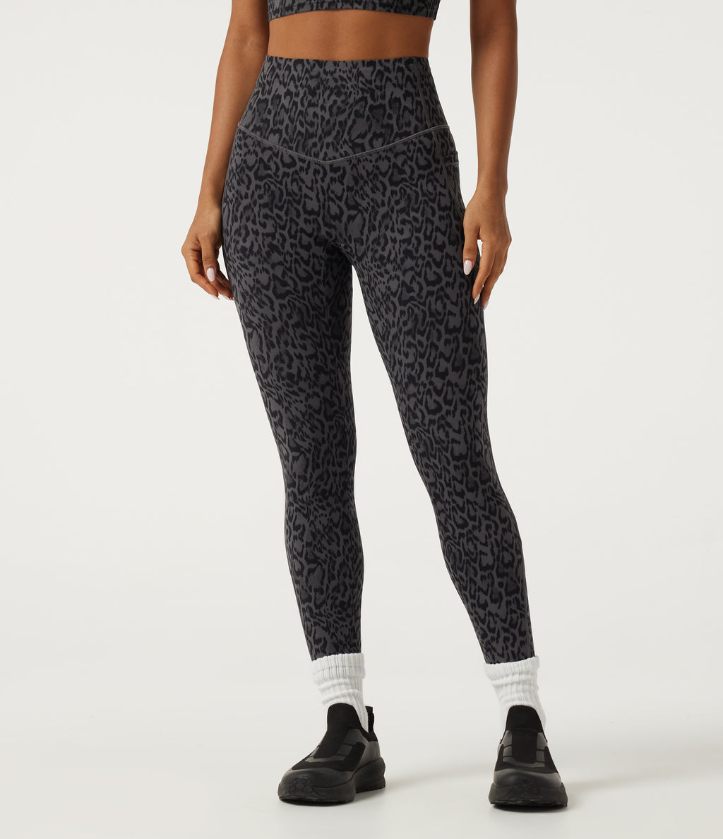 Extra Heat Leopard Print High Waisted Tummy Control Fleece Workout Leggings with Pockets — Shadow Leopard — view 2