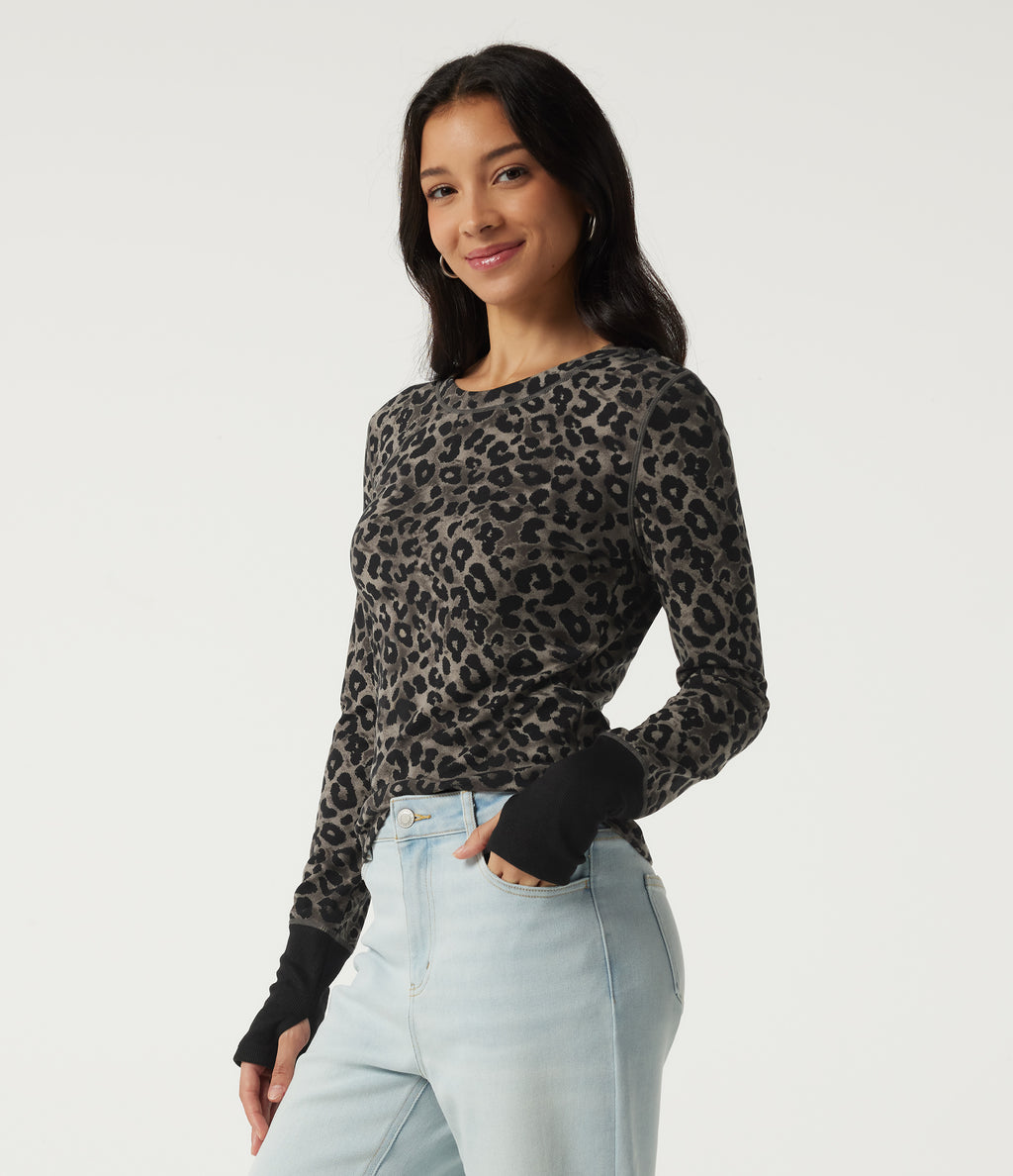 Round Neck Leopard Print Long Sleeve Casual T-Shirt with Thumbholes — Smoke Jungle — view 3