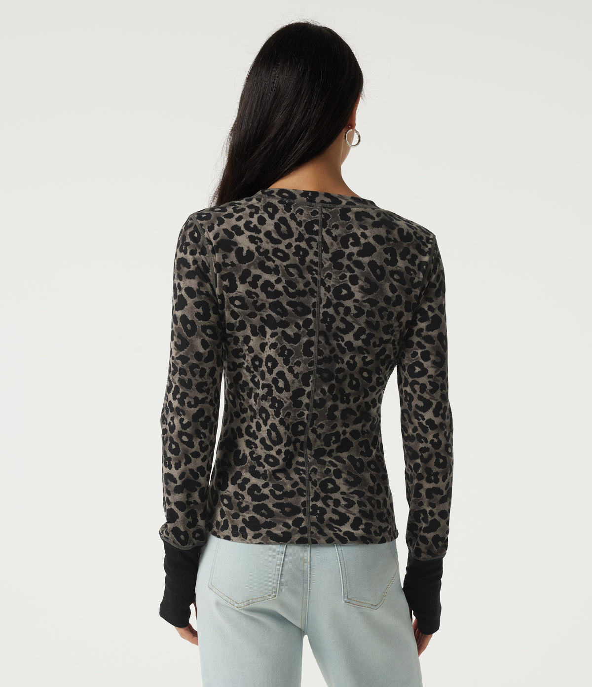 Round Neck Leopard Print Long Sleeve Casual T-Shirt with Thumbholes — Smoke Jungle — view 2
