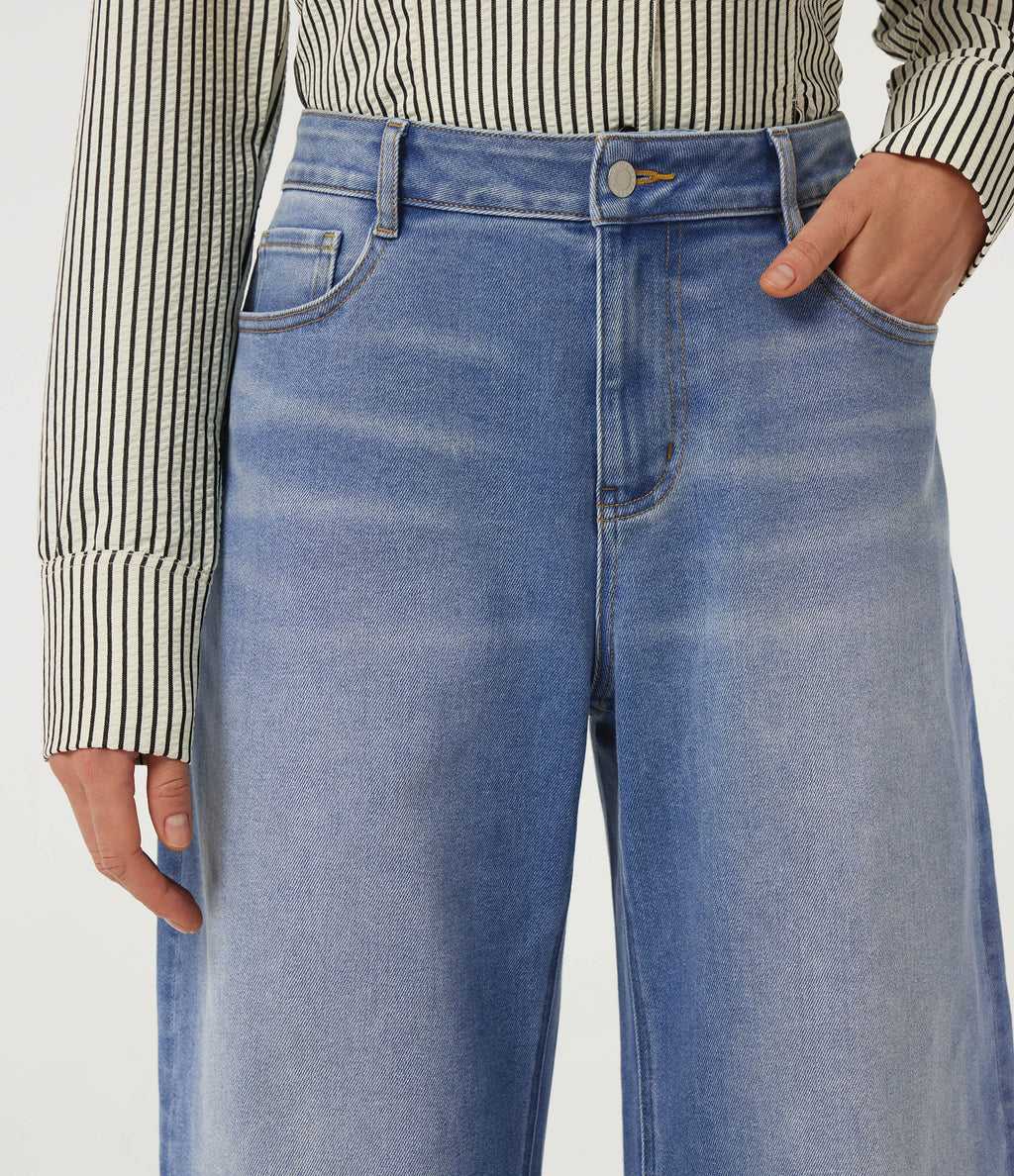 Mid Rise Barrel Leg Casual Jeans with Pockets — Blue Jasper Denim — view 7