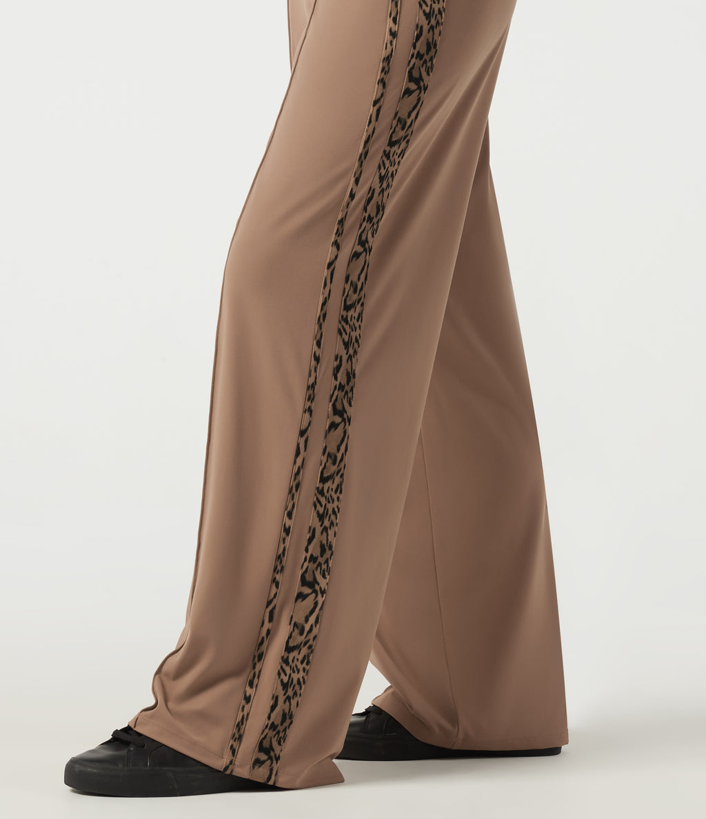 Mid Rise Drawstring Wide Leg Pintuck Leopard Print Side Stripe Casual Trousers with Pockets — Woodsmoke — view 5