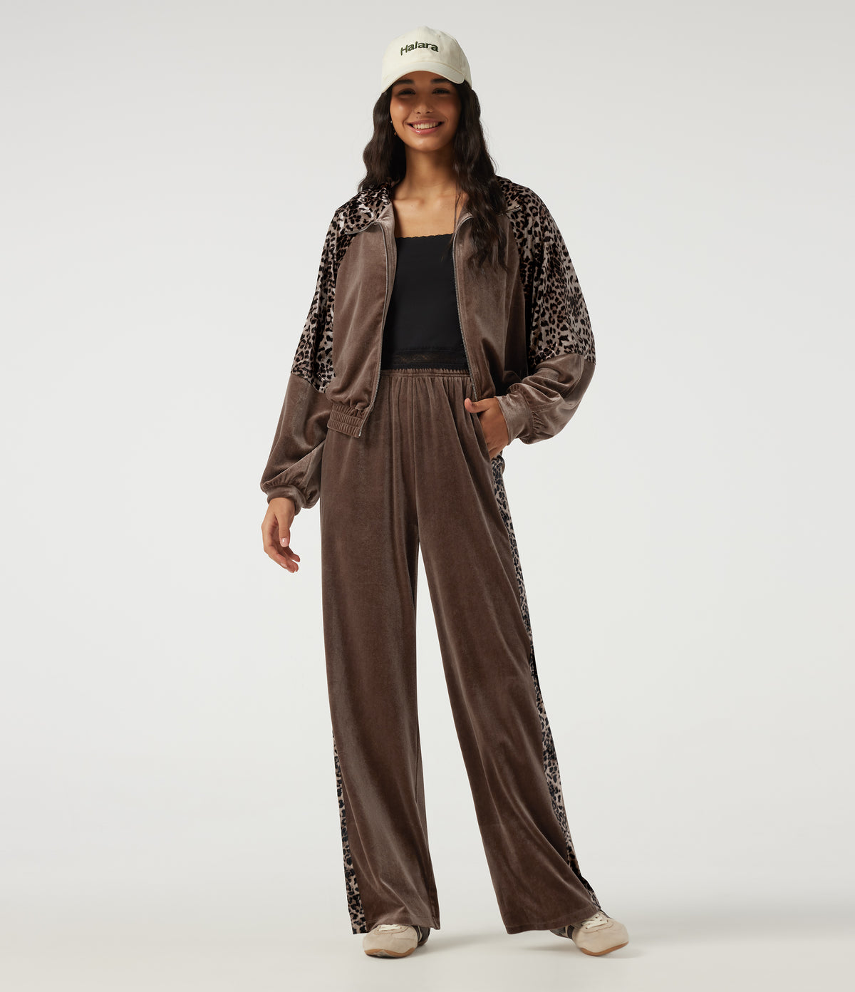 High Waisted Straight Leg Leopard Print Casual Joggers with Pockets — Carafe — view 5