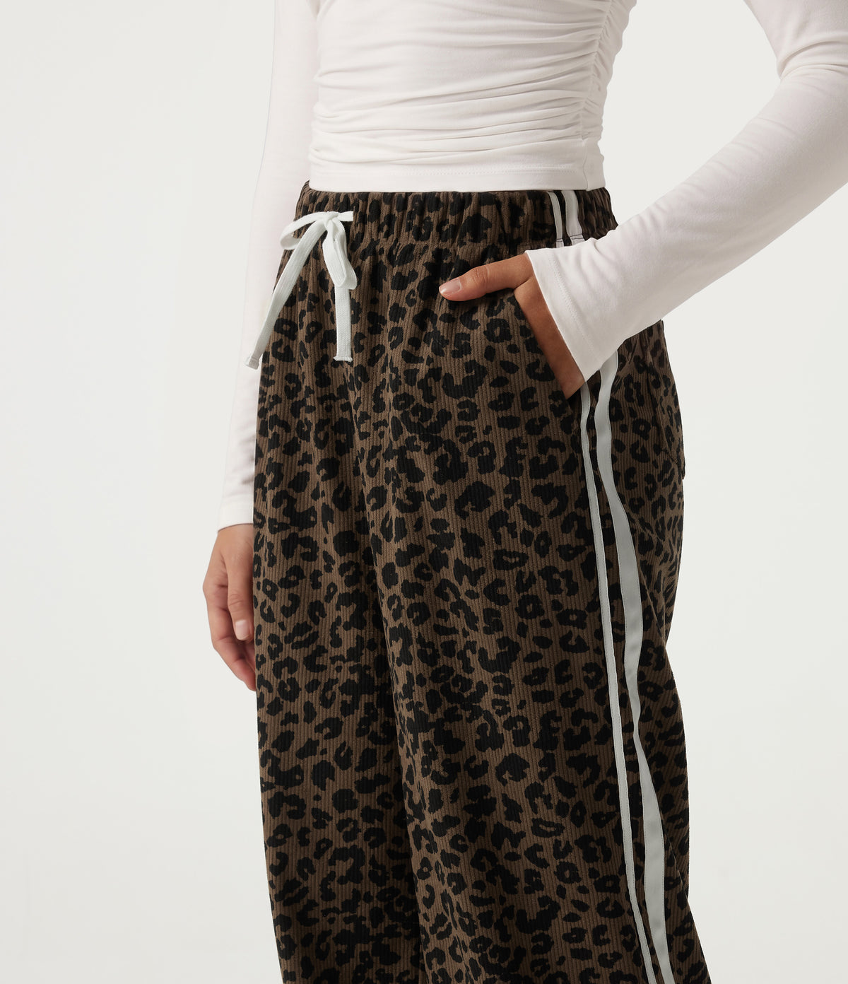 High Waisted Leopard Print Wide Leg Drawstring Side Stripe Casual Trousers with Pockets — Wildmark — view 4