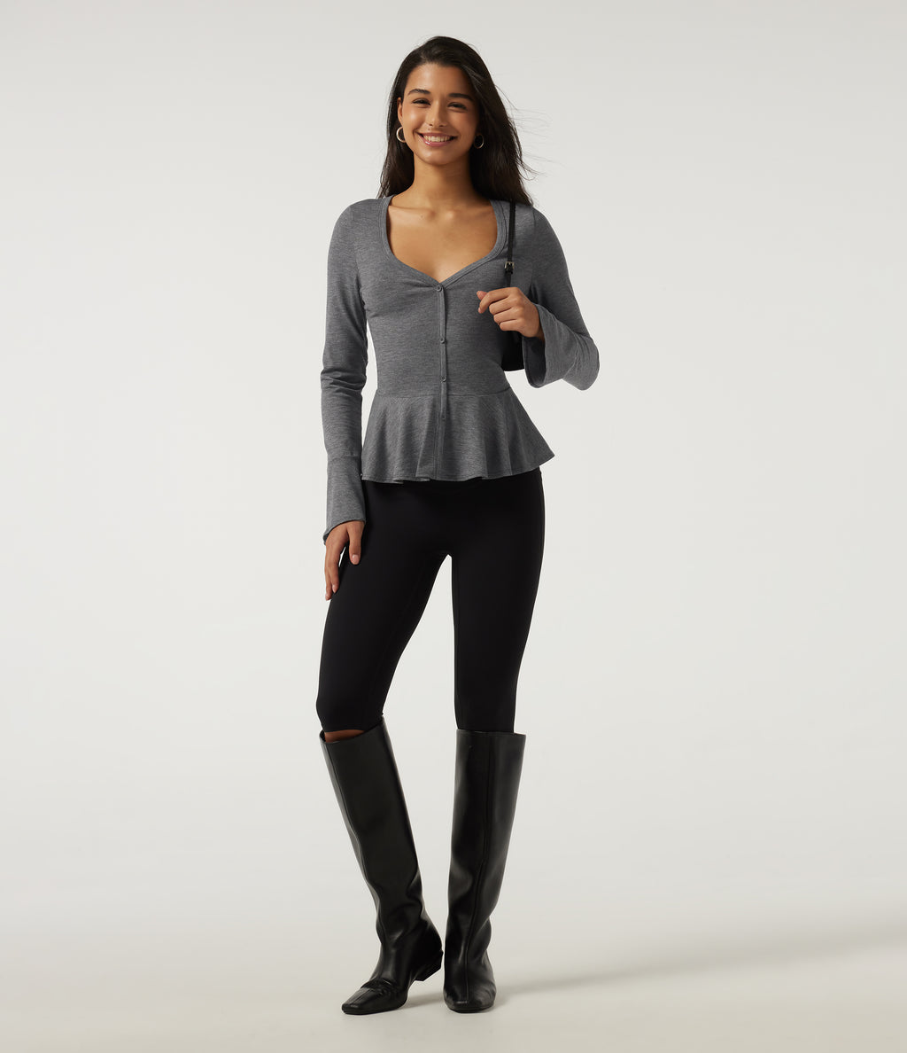 Sweetheart Neck Flounce Long Sleeve Ruffle Hem Casual T-Shirt — Darl Gray Floral Yarn — view 6