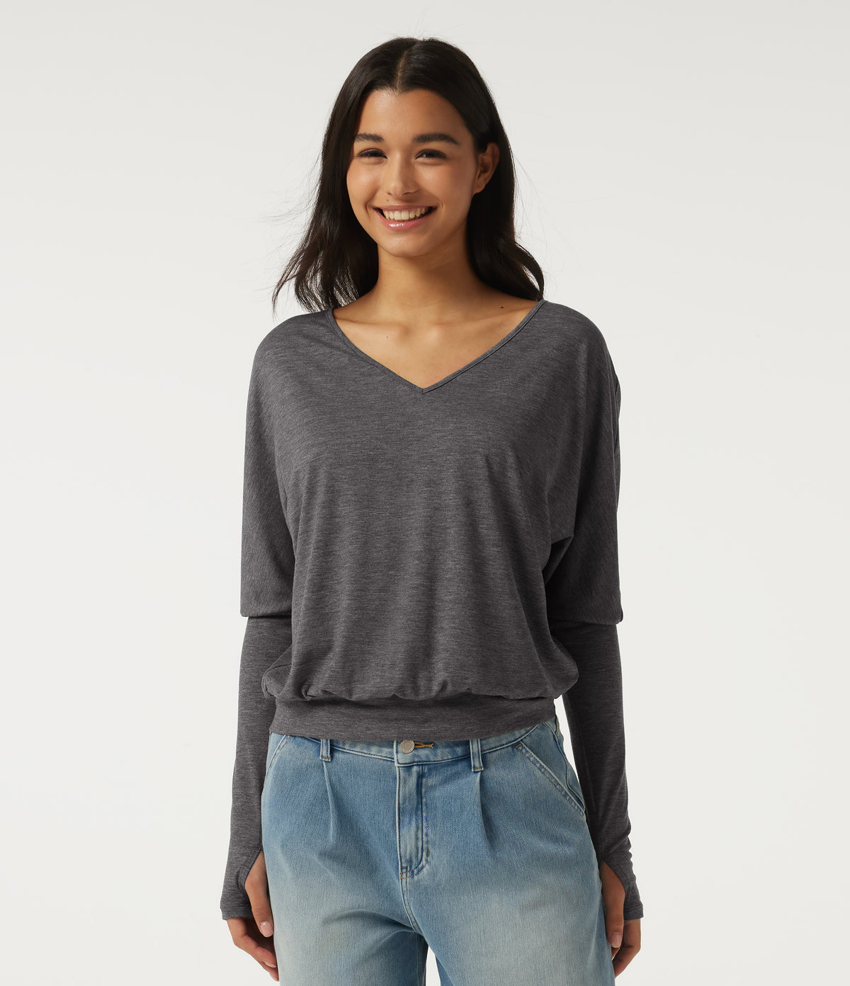 V Neck Batwing Long Sleeve Ruched Heathered Casual T-Shirt with Thumbholes — Darl Gray Floral Yarn — view 4