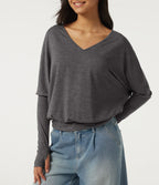 V Neck Batwing Long Sleeve Ruched Heathered Casual T-Shirt with Thumbholes — Darl Gray Floral Yarn — view 6