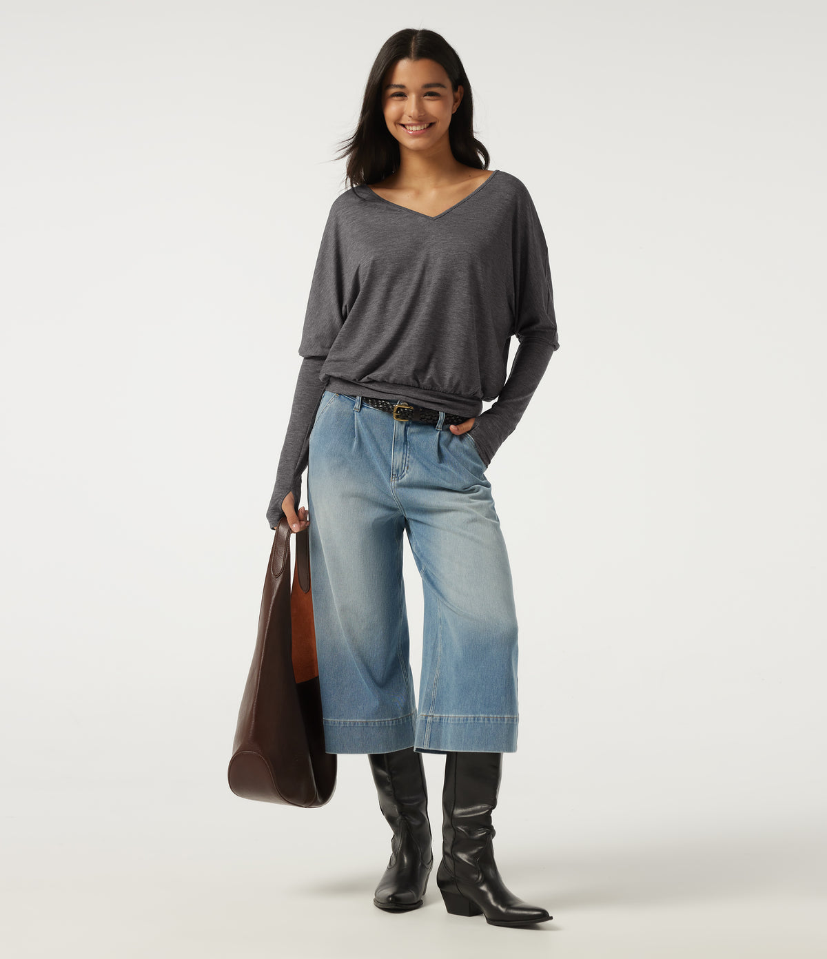 V Neck Batwing Long Sleeve Ruched Heathered Casual T-Shirt with Thumbholes — Darl Gray Floral Yarn — view 5