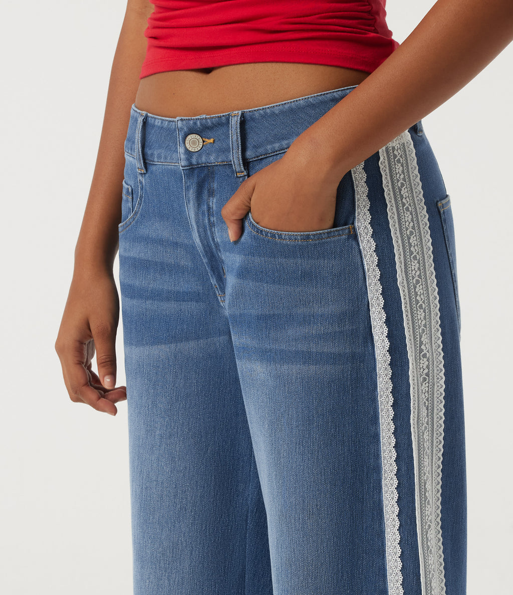 Low Rise Baggy Contrast Lace Casual Jeans with Pockets — Tide Blue Denim — view 4