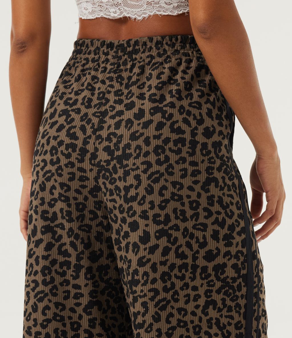 High Waisted Leopard Print Baggy Corduroy Casual Trousers with Pockets — Wildmark — view 5