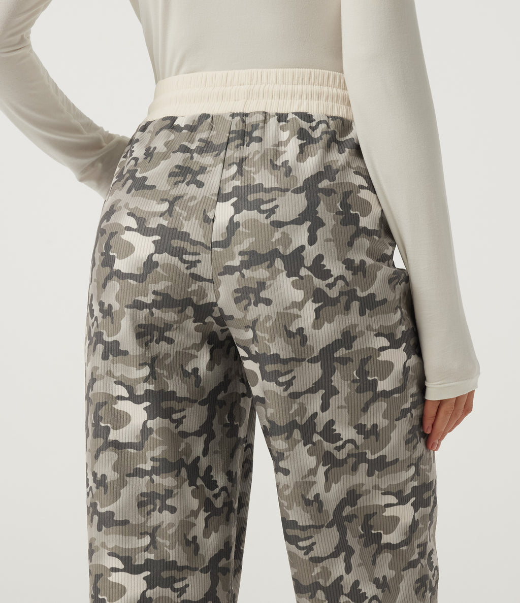 Mid Rise Camo Drawstring Corduroy Casual Joggers with Pockets — Foggy Night Camo — view 4