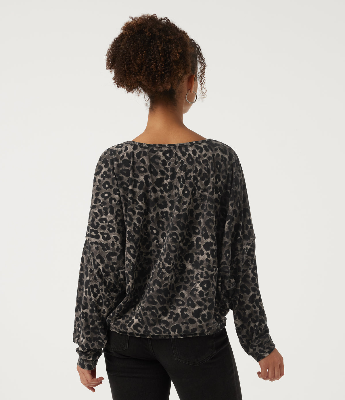 Round Neck Long Sleeve Leopard Print Casual Top — Smoke Jungle — view 2