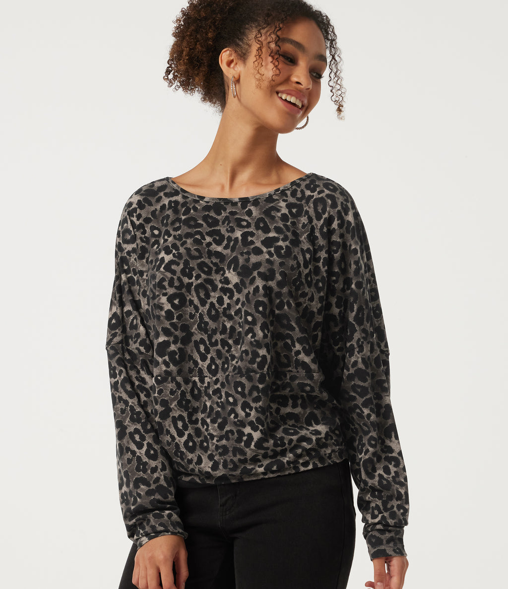Round Neck Long Sleeve Leopard Print Casual Top — Smoke Jungle — view 1
