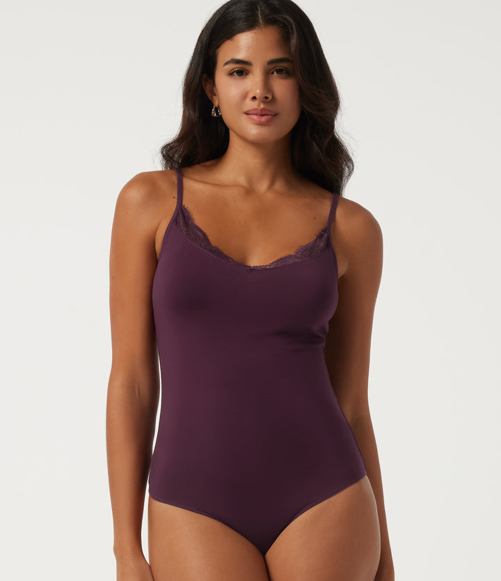 V Neck Sleeveless Skinny Contrast Lace Casual Bodysuit — Pickled Beet — view 1